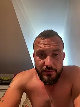 Snapshot of cosmin9000 chatting on 07.03.26 cosmin9000 online show from 07.03.26