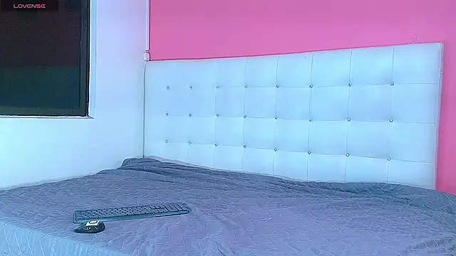 daddyissuesss  online show from 02.24.25