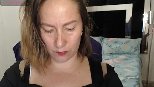 Snapshot of CATRINA-83 chatting on 04.15.26 CATRINA-83 online show from 04.15.26
