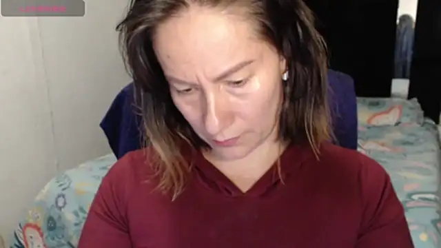 Snapshot of CATRINA-83 chatting on 04.17.26 CATRINA-83 online show from 04.17.26