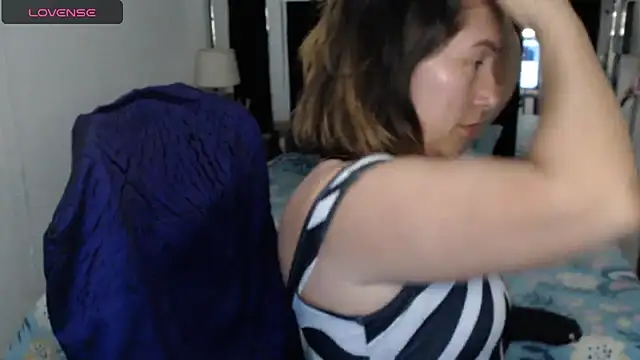Snapshot of CATRINA-83 chatting on 04.18.26 CATRINA-83 online show from 04.18.26