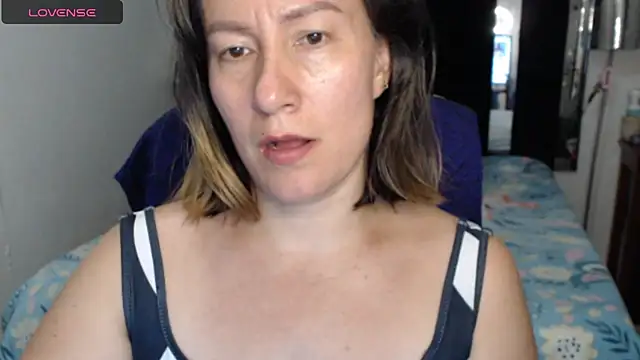 Snapshot of CATRINA-83 chatting on 04.18.26 CATRINA-83 online show from 04.18.26