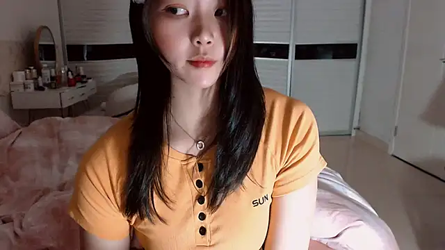 -Lucky Girl online show from 12.14.25