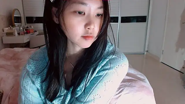 -Lucky Girl online show from 12.23.25