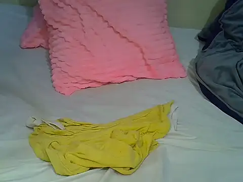 Snapshot of sweet_veee chatting on 07.18.26 sweet veee online show from 07.18.26