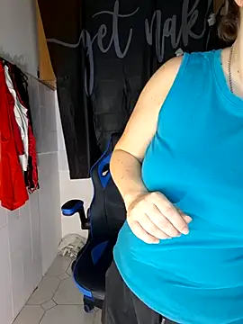 Snapshot of Jassiundich2 chatting on 12.04.25 Jassiundich2 online show from 12.04.25