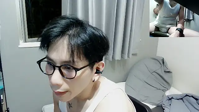 Snapshot of UndreamtM chatting on 09.13.25 UndreamtM online show from 09.13.25