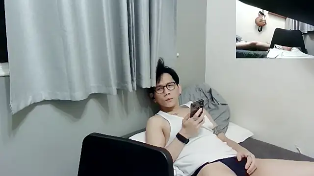 Snapshot of UndreamtM chatting on 09.14.25 UndreamtM online show from 09.14.25