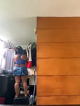 emmyjhonson07 online show from 09.29.25