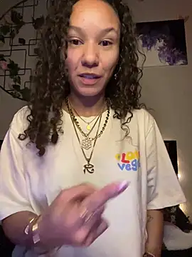 Snapshot of _Neeka_ chatting on 02.14.26 Neeka online show from 02.14.26