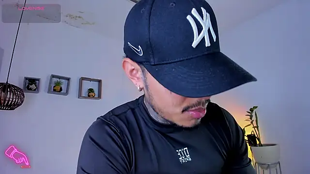 JordanSmiith  online show from 02.15.25