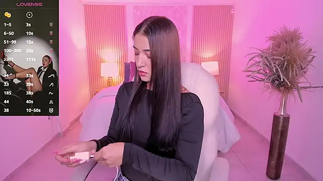 Snapshot of Antonella_Grayy chatting on 02.04.26 Antonella Grayy online show from 02.04.26