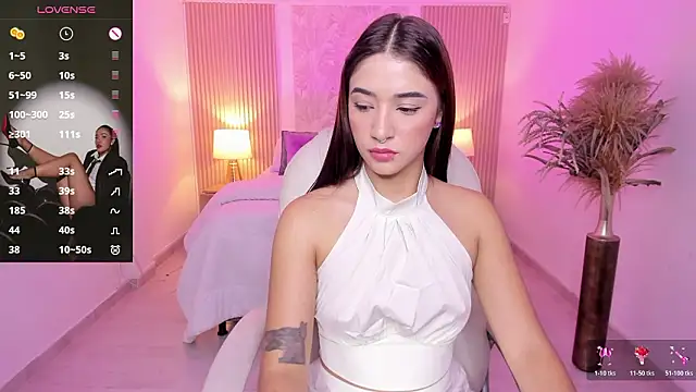 Snapshot of Antonella_Grayy chatting on 02.21.26 Antonella Grayy online show from 02.21.26