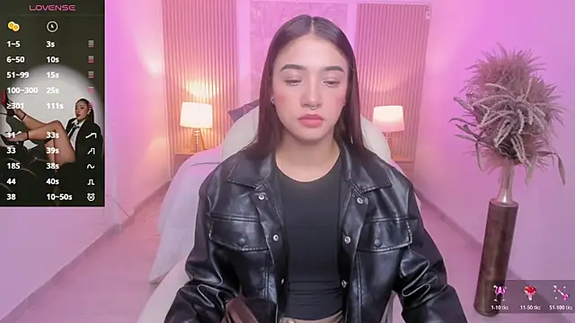 Snapshot of Antonella_Grayy chatting on 04.23.26 Antonella Grayy online show from 04.23.26
