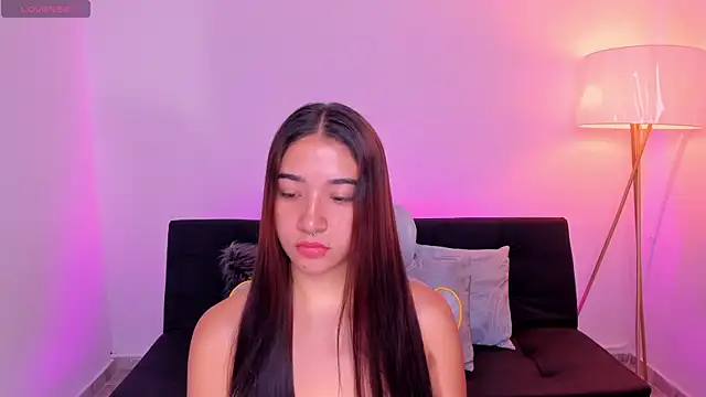 Snapshot of Antonella_Grayy chatting on 06.26.26 Antonella Grayy online show from 06.26.26