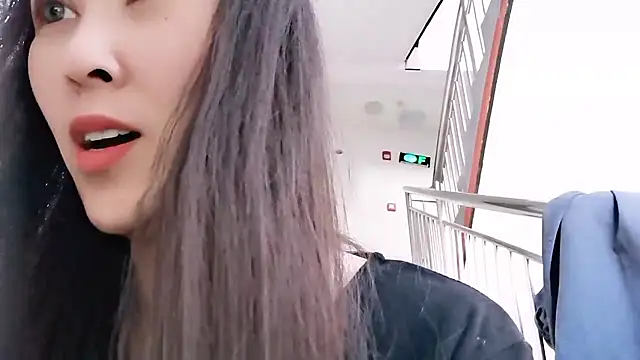 Snapshot of Fannywell chatting on 01.15.26 Fannywell online show from 01.15.26