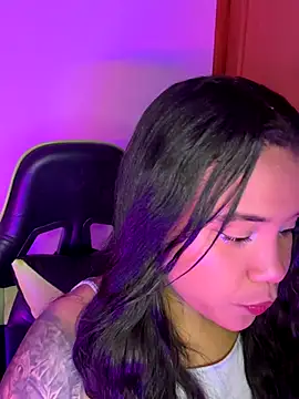 leila 22 online show from 11.07.25