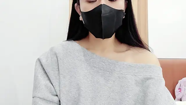 Lita-Julia online show from 03.15.25