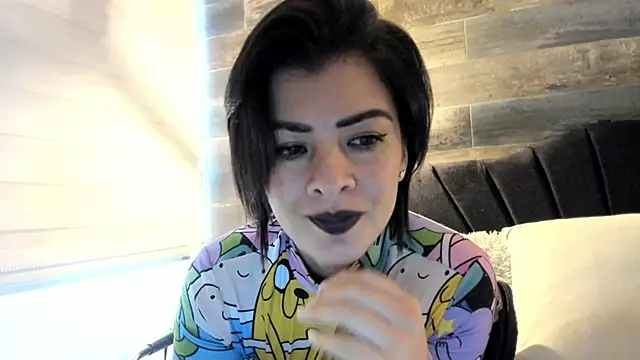 Snapshot of queen_fetish chatting on 12.19.24 queen fetish online show from 12.19.24