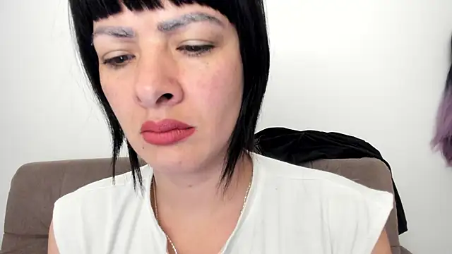 Snapshot of queen_fetish chatting on 01.22.25 queen fetish online show from 01.22.25