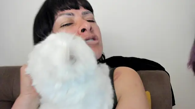Snapshot of queen_fetish chatting on 01.23.25 queen fetish online show from 01.23.25