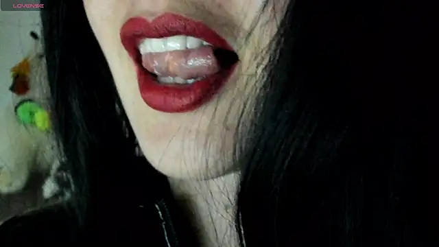 Snapshot of queen_fetish chatting on 03.10.25 queen fetish online show from 03.10.25