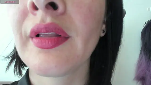 Snapshot of queen_fetish chatting on 03.18.25 queen fetish online show from 03.18.25