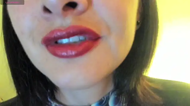 Snapshot of queen_fetish chatting on 09.11.25 queen fetish online show from 09.11.25