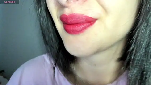 Snapshot of queen_fetish chatting on 10.22.25 queen fetish online show from 10.22.25