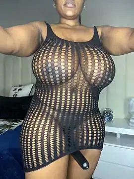 Snapshot of Bustygoddess32 chatting on 10.20.25 Bustygoddess32 online show from 10.20.25