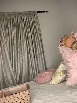 Bustygoddess32 online show from 12.18.25