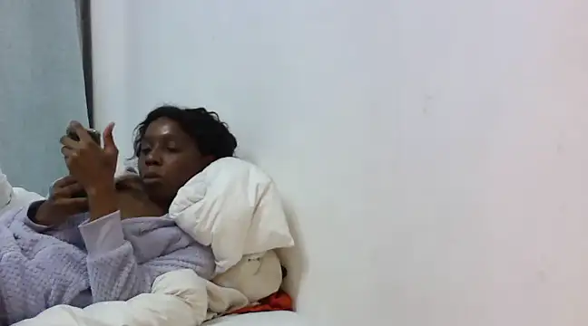 Snapshot of Sexxybella27 chatting on 02.28.25 Sexxybella27 online show from 02.28.25