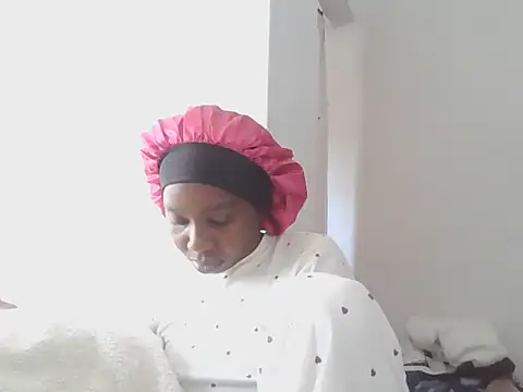 Snapshot of Sexxybella27 chatting on 09.21.25 Sexxybella27 online show from 09.21.25