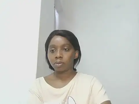 Snapshot of Sexxybella27 chatting on 10.06.25 Sexxybella27 online show from 10.06.25