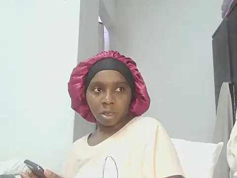 Snapshot of Sexxybella27 chatting on 10.13.25 Sexxybella27 online show from 10.13.25