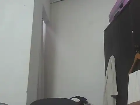 Snapshot of Sexxybella27 chatting on 11.11.25 Sexxybella27 online show from 11.11.25