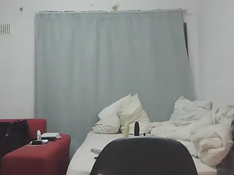 Snapshot of Sexxybella27 chatting on 11.22.25 Sexxybella27 online show from 11.22.25