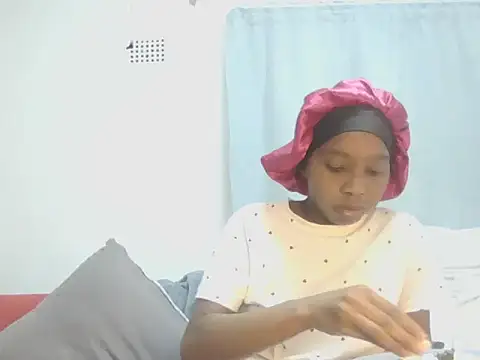 Snapshot of Sexxybella27 chatting on 11.29.25 Sexxybella27 online show from 11.29.25