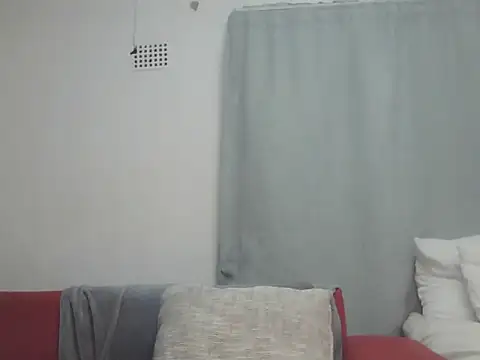 Snapshot of Sexxybella27 chatting on 12.05.25 Sexxybella27 online show from 12.05.25