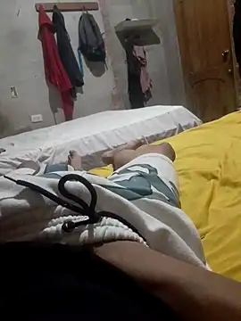 Snapshot of SwiggedThaw chatting on 09.19.25 SwiggedThaw online show from 09.19.25