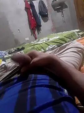 Snapshot of SwiggedThaw chatting on 09.22.25 SwiggedThaw online show from 09.22.25