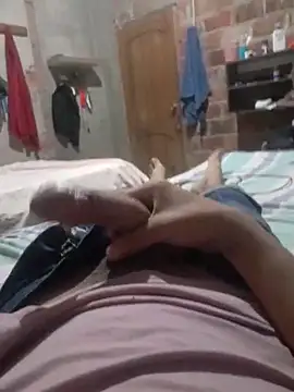 Snapshot of SwiggedThaw chatting on 09.30.25 SwiggedThaw online show from 09.30.25