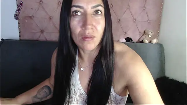 Snapshot of missbella1 chatting on 07.18.26 missbella1 online show from 07.18.26
