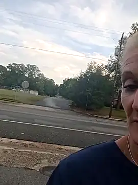 Snapshot of Longtoes45 chatting on 09.20.25 Longtoes45 online show from 09.20.25