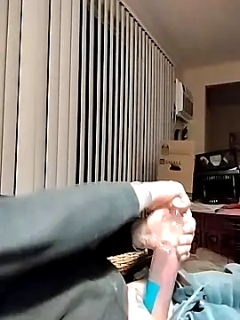 Snapshot of fukurbutt chatting on 12.06.24 fukurbutt online show from 12.06.24