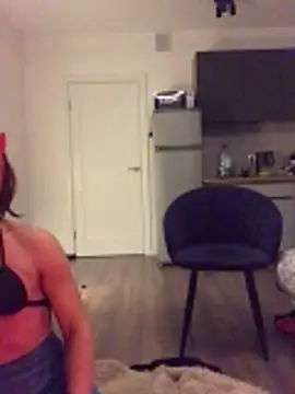 Snapshot of BigAssKi chatting on 02.24.26 BigAssKi online show from 02.24.26