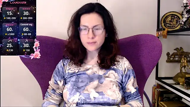 Snapshot of vaders_daughter chatting on 05.19.26 vaders daughter online show from 05.19.26