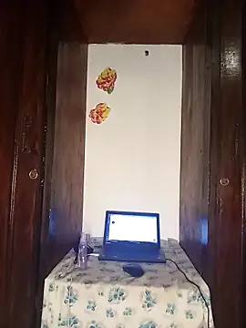 The-Peach-Flexer online show from 11.08.25