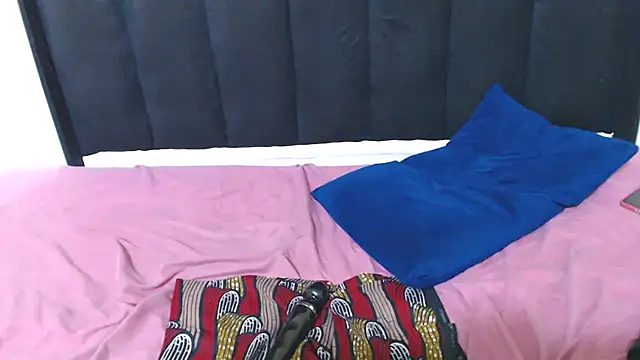 EBONY WILD ASS online show from 09.27.25