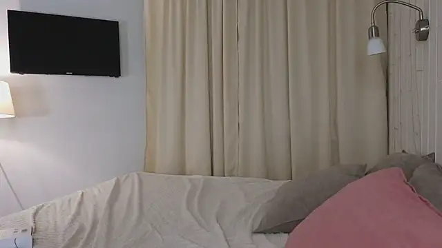 Snapshot of Beatrica_Klein chatting on 10.10.25 Beatrica Klein online show from 10.10.25